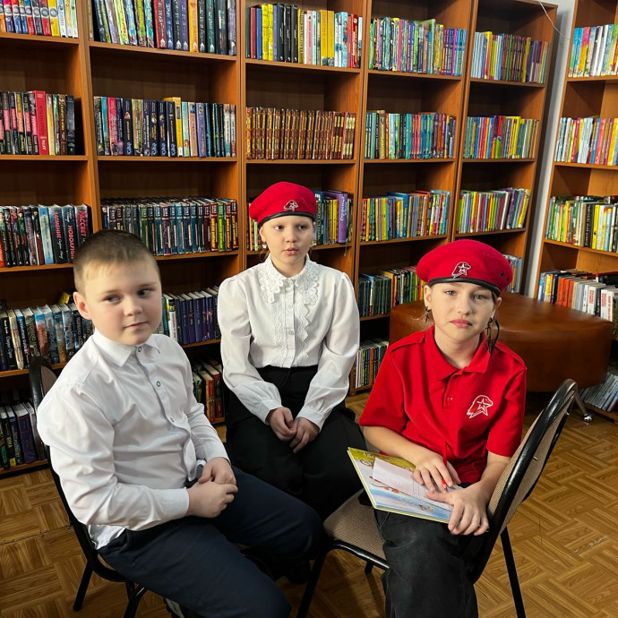 Познавательно-игровая программа «Будем Родине служить»