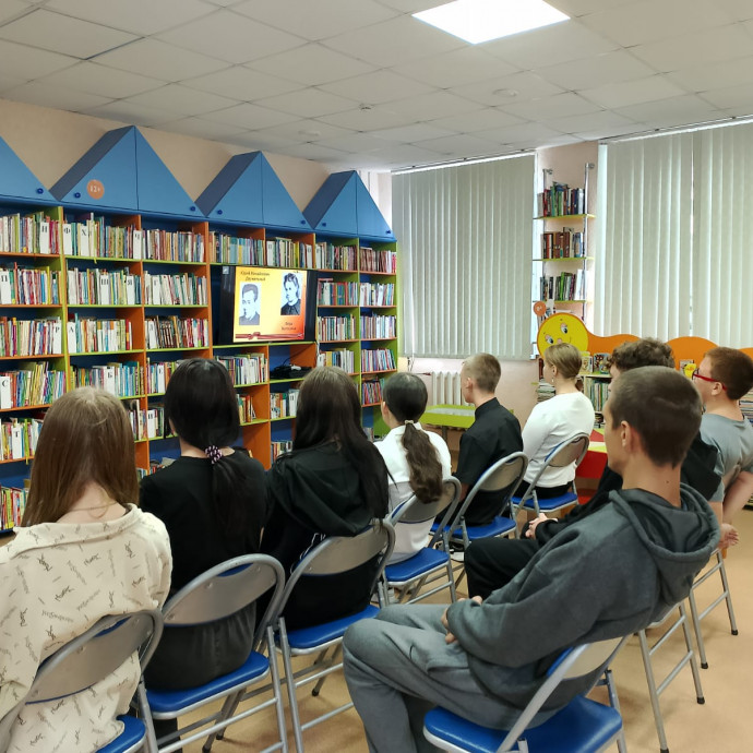 Литературный час «Любовь на войне»