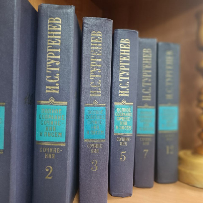 Книжная выставка «Певец русской души и природы»