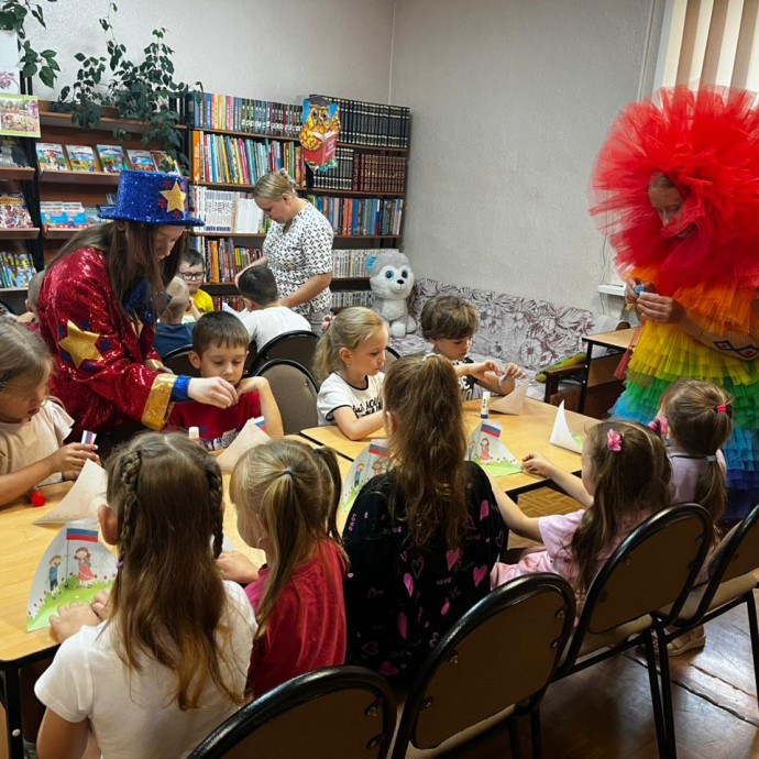 Познавательно-развлекательная програма «Россия – наш дом»