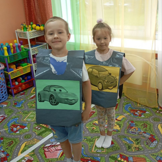 Познавательно-игровая программа «У светофора нет каникул»