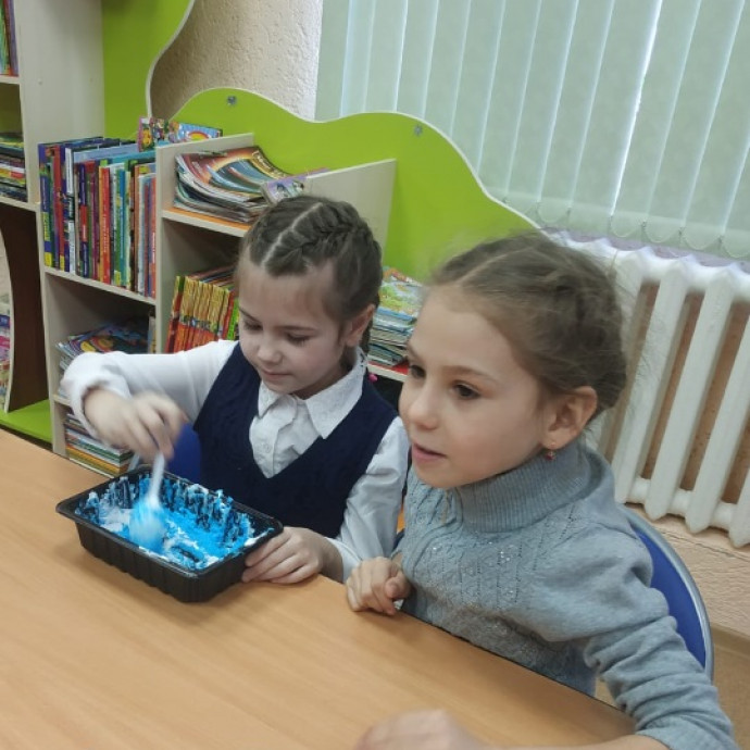 Познавательный час с экспериментом «Сделай сам»